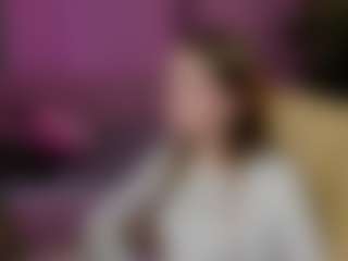 Live cam show with Meg-Ryann - Thin on CamClone