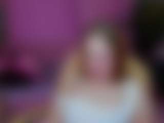 Live cam show with Meg-Ryann - Thin on Camsoda