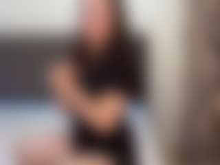 Live cam show with Ivy - Smoking on madthumbs