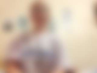 AdrieneFrock's Live Sex Cam Show