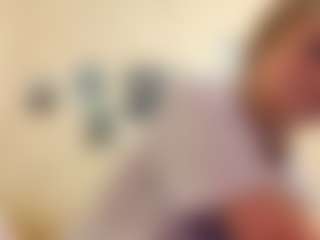 AdrieneFrock's Live Sex Cam Show