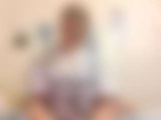 AdrieneFrock's Live Sex Cam Show