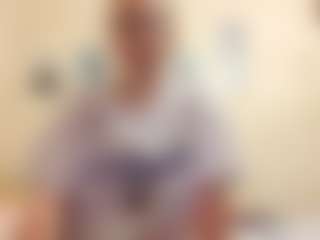 AdrieneFrock's Live Sex Cam Show