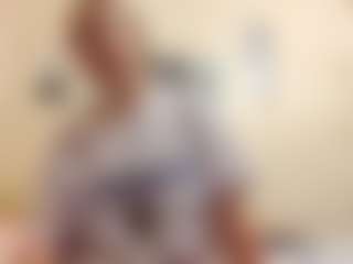 AdrieneFrock's Live Sex Cam Show