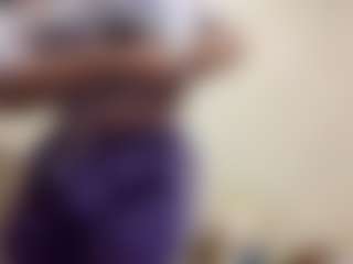 AdrieneFrock's Live Sex Cam Show