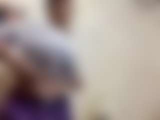 AdrieneFrock's Live Sex Cam Show