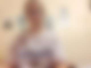 AdrieneFrock's Live Sex Cam Show