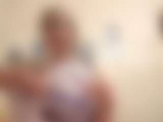 AdrieneFrock's Live Sex Cam Show