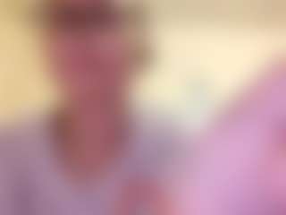 Live cam show with AdrieneFrock - Squirt on Camming Site