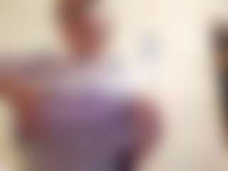 AdrieneFrock's Live Sex Cam Show