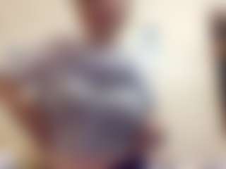 AdrieneFrock's Live Sex Cam Show