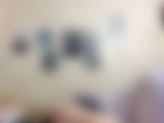 AdrieneFrock's Live Sex Cam Show