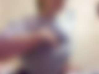 AdrieneFrock's Live Sex Cam Show