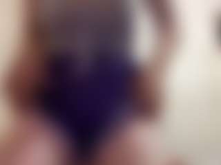 AdrieneFrock's Live Sex Cam Show