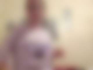 AdrieneFrock's Live Sex Cam Show