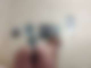 AdrieneFrock's Live Sex Cam Show