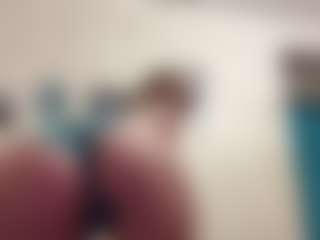 AdrieneFrock's Live Sex Cam Show
