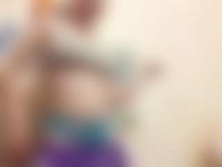 AdrieneFrock's Live Sex Cam Show