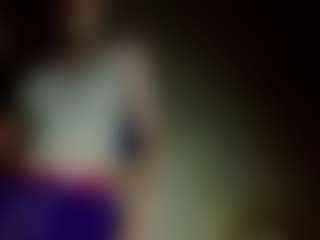 Live cam show with AdrieneFrock - Average on CamwithHer