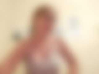 AdrieneFrock's Live Sex Cam Show