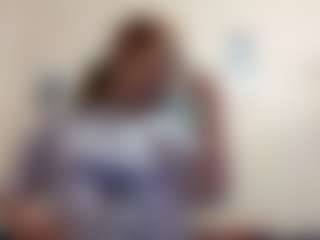 Live cam show with AdrieneFrock - Average on fapnchat