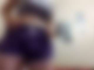 AdrieneFrock's Live Sex Cam Show