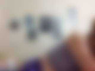 AdrieneFrock's Live Sex Cam Show