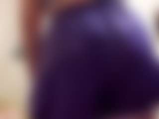 AdrieneFrock's Live Sex Cam Show
