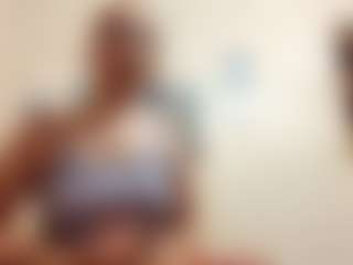 AdrieneFrock's Live Sex Cam Show