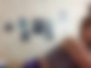 Live cam show with AdrieneFrock - Small Tits on sexylive.show