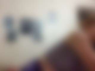 Live cam show with AdrieneFrock - Hairy Pussy on boobsie.com