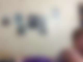 AdrieneFrock's Live Sex Cam Show