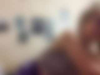 AdrieneFrock's Live Sex Cam Show