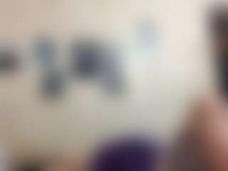 AdrieneFrock's Live Sex Cam Show