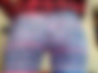 Live cam show with AdrieneFrock - Cute on CamwithHer