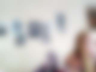 Live cam show with AdrieneFrock - Latina on Hubzter Live