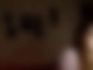 Live cam show with AdrieneFrock - Blue Eyes on live.xheat.ai