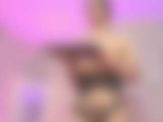 Live cam show with cyrus-tay - Spank on Camsoda