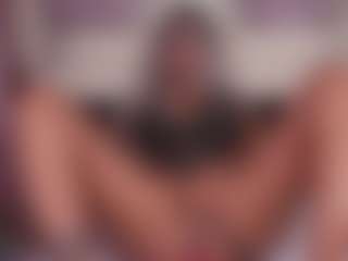 emmabestsquirt's Live Sex Cam Show