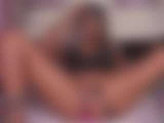 emmabestsquirt's Live Sex Cam Show