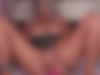 emmabestsquirt's Live Sex Cam Show