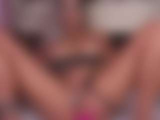 emmabestsquirt's Live Sex Cam Show