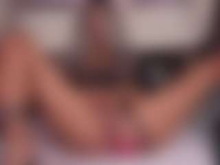 emmabestsquirt's Live Sex Cam Show