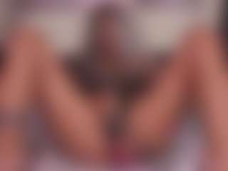 emmabestsquirt's Live Sex Cam Show
