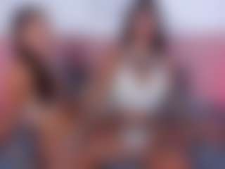 Live cam show with Ivy y Luna - Brown Eyes on Camiplay Live