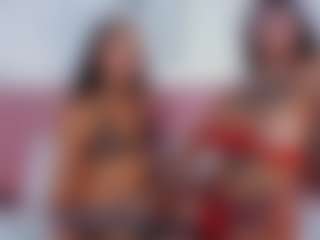 Live cam show with Ivy y Luna - Skinny on Camsoda