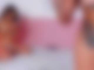 Live cam show with Ivy y Luna - Facial Piercings on livesuperchat.net