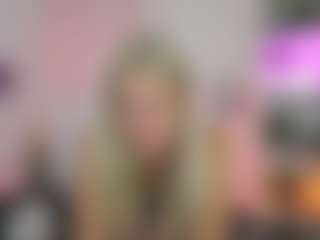Live cam show with EmilySwann - Gamer Blonde Hair on Camsoda