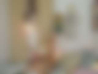Live cam show with EmilySwann - Blonde Hair Teen (18+) on Latina Girls