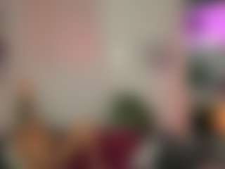 Live cam show with EmilySwann - Cute on CamClone